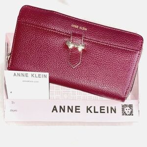 WALLET IN BLOODSTONE COLOR (Rare to find this color)